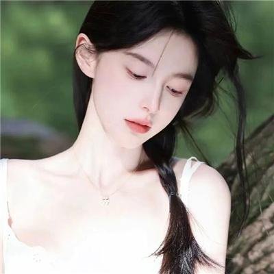 一个唱歌，另一个不唱歌